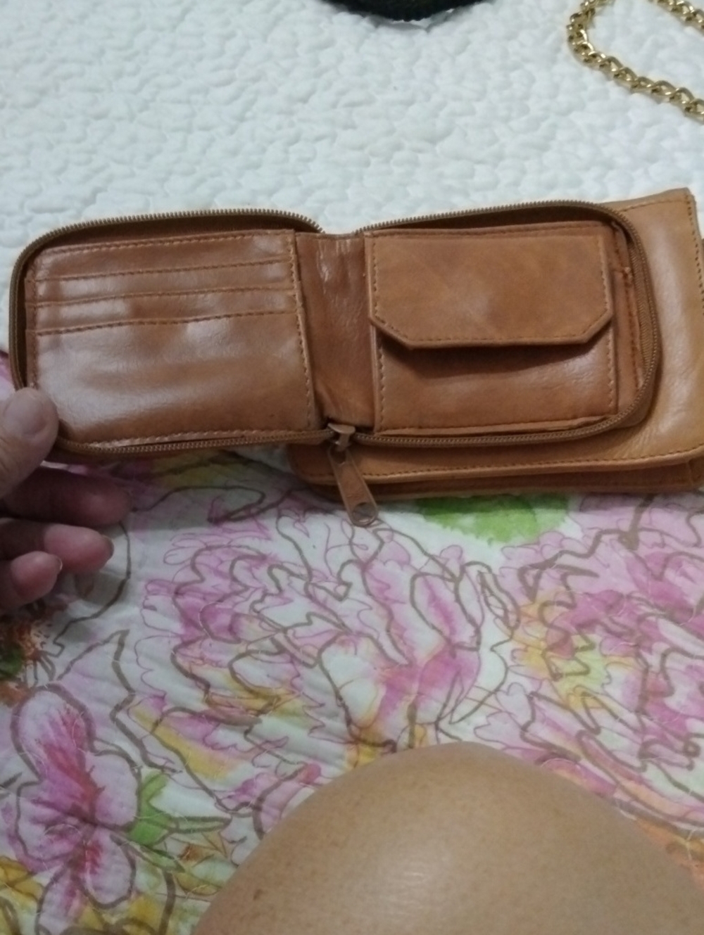 Source Unknown Tan Leather Zip Wallet with Coin Pocket.